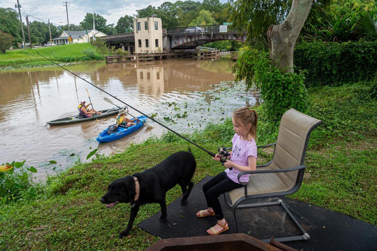 Chateau Royale, Pet Friendly, On Bayou, Downtown! Нью-Айбірія Екстер'єр фото